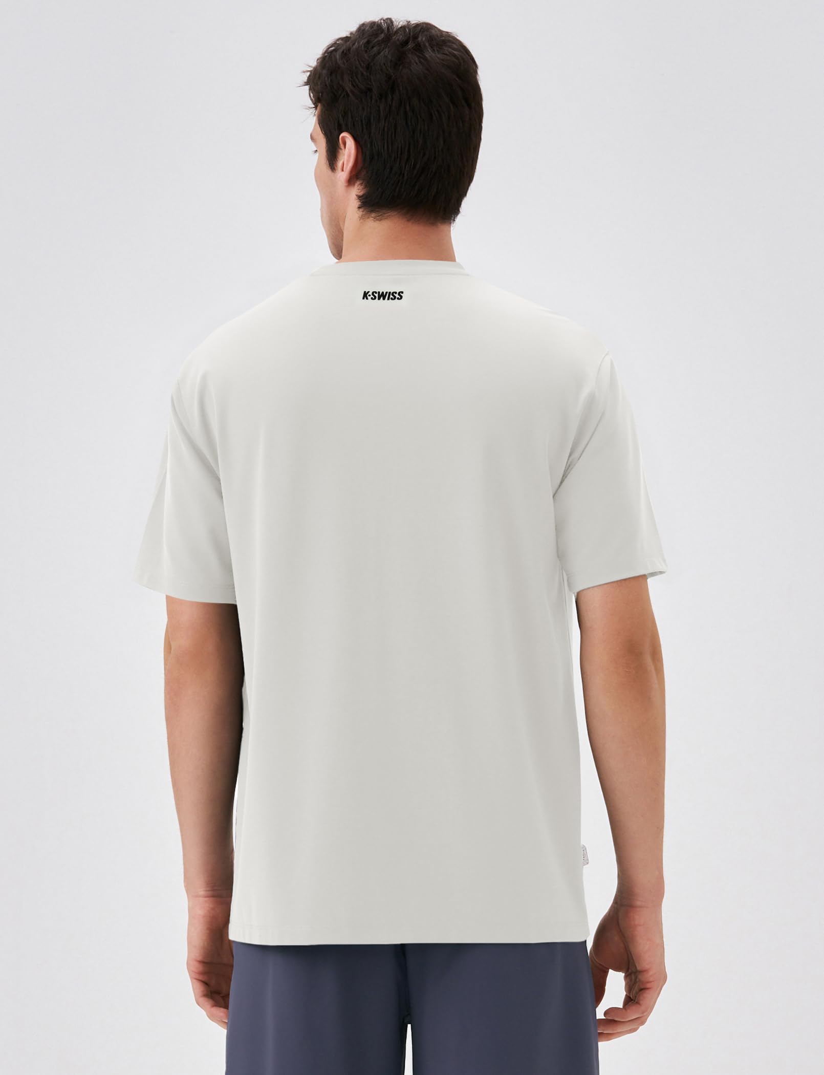 K-Swiss Heritage Men's Silky Tech T-Shirt, Soft Crewneck T-Shirts with Eco-Embossed Graphic for Sport Work Casual - Image 3