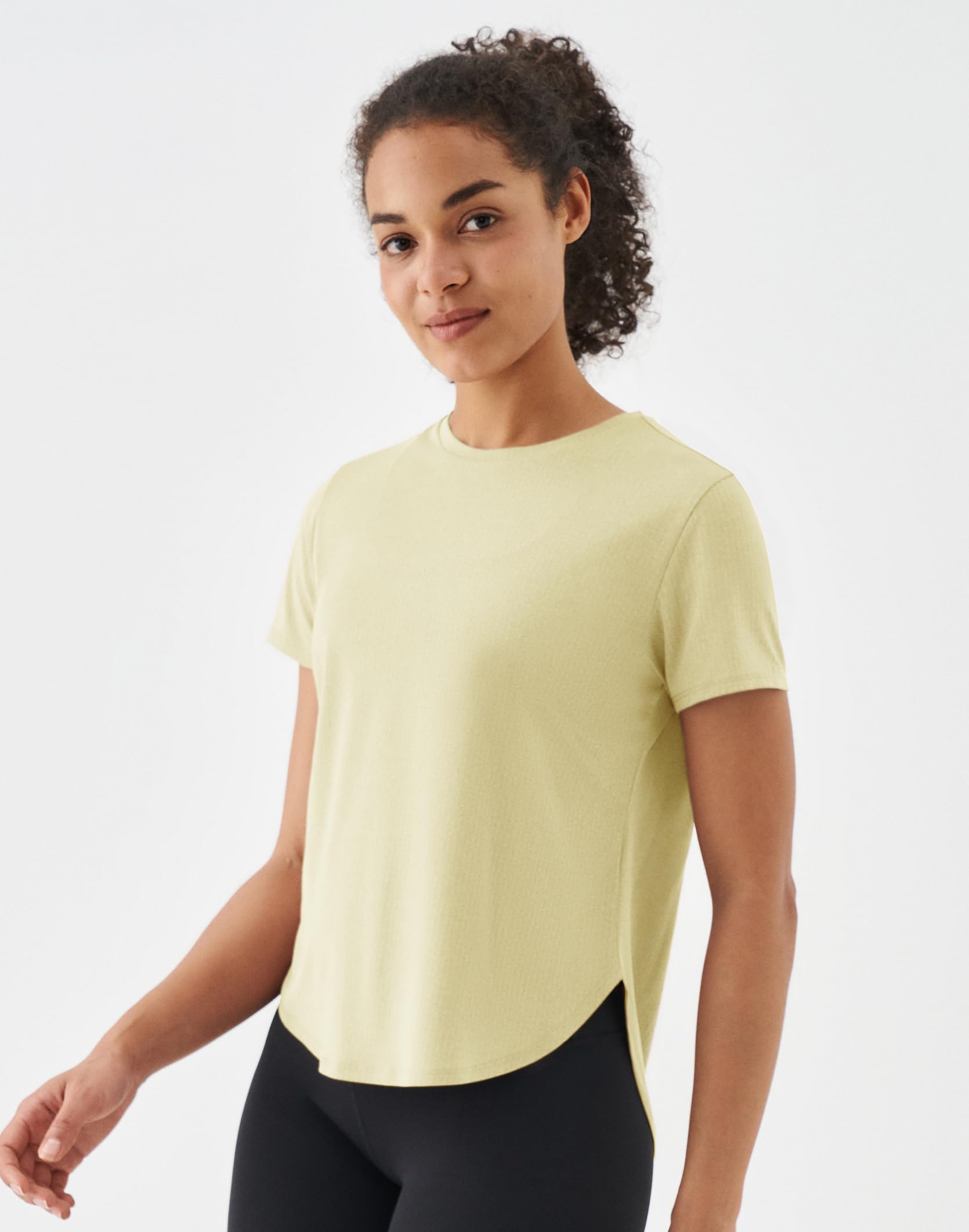 K-Swiss Workout Tops for Women - Short Sleeve Loose Yoga T-Shirts Breathable Running Athletic Tee Shirts - Image 2