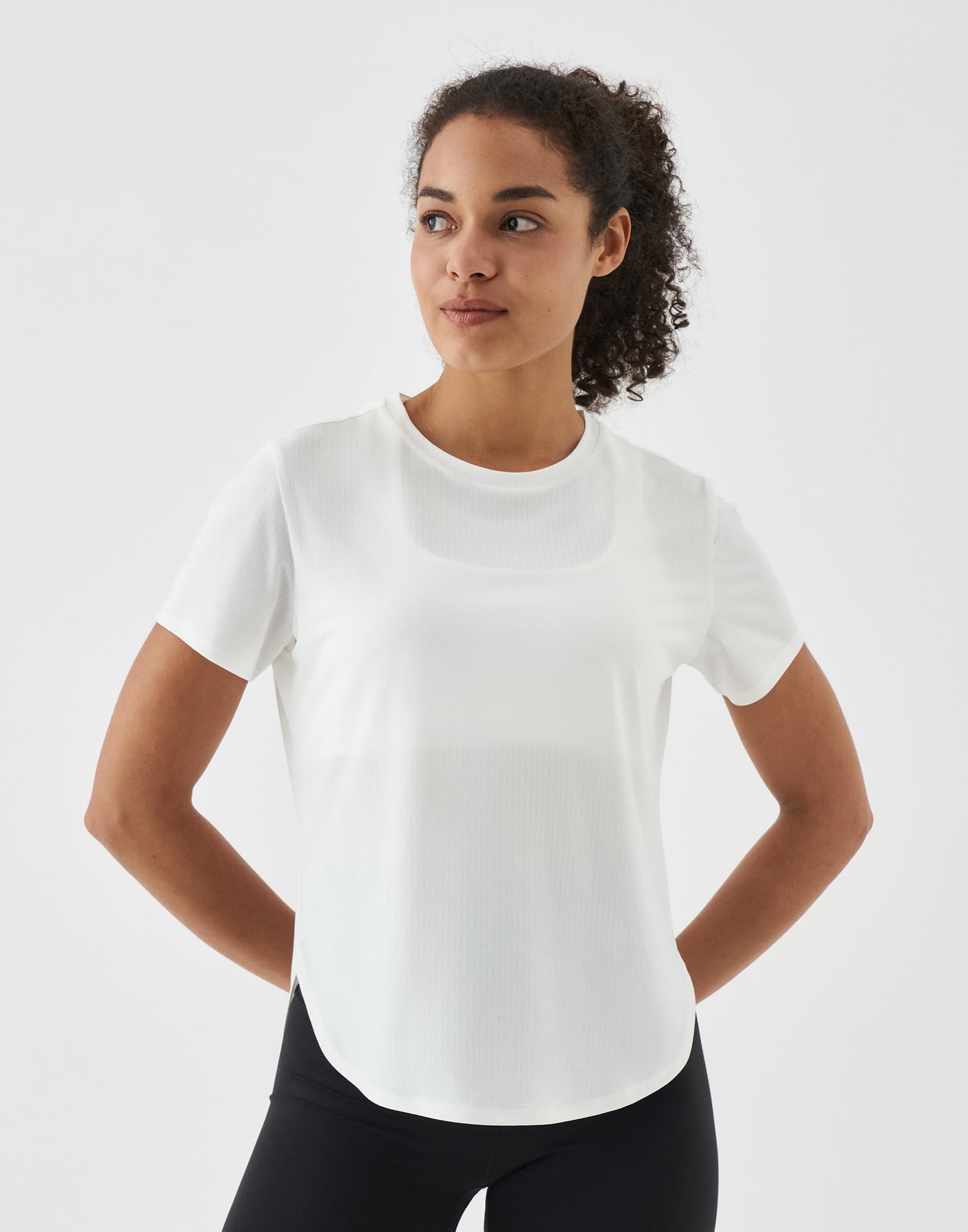 K-Swiss Workout Tops for Women - Short Sleeve Loose Yoga T-Shirts Breathable Running Athletic Tee Shirts - Image 3